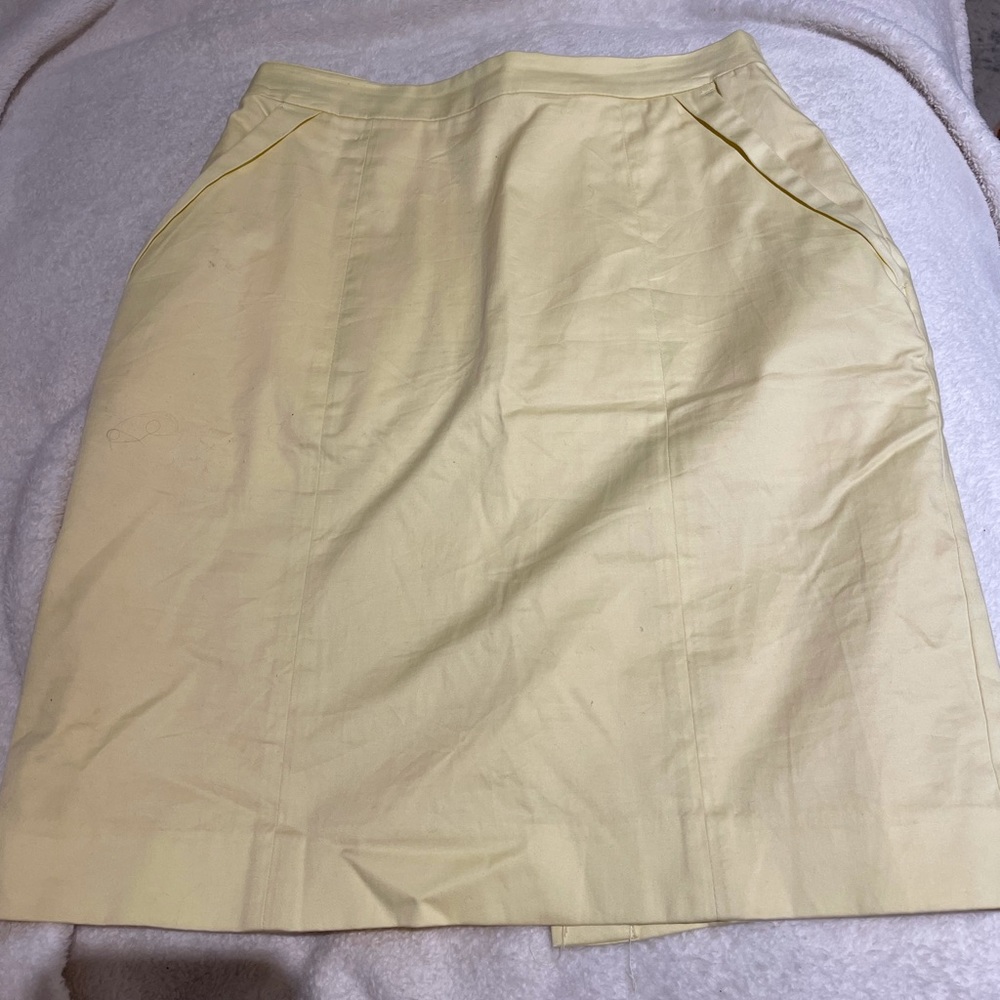 Pale yellow skirt with pockets from H&M